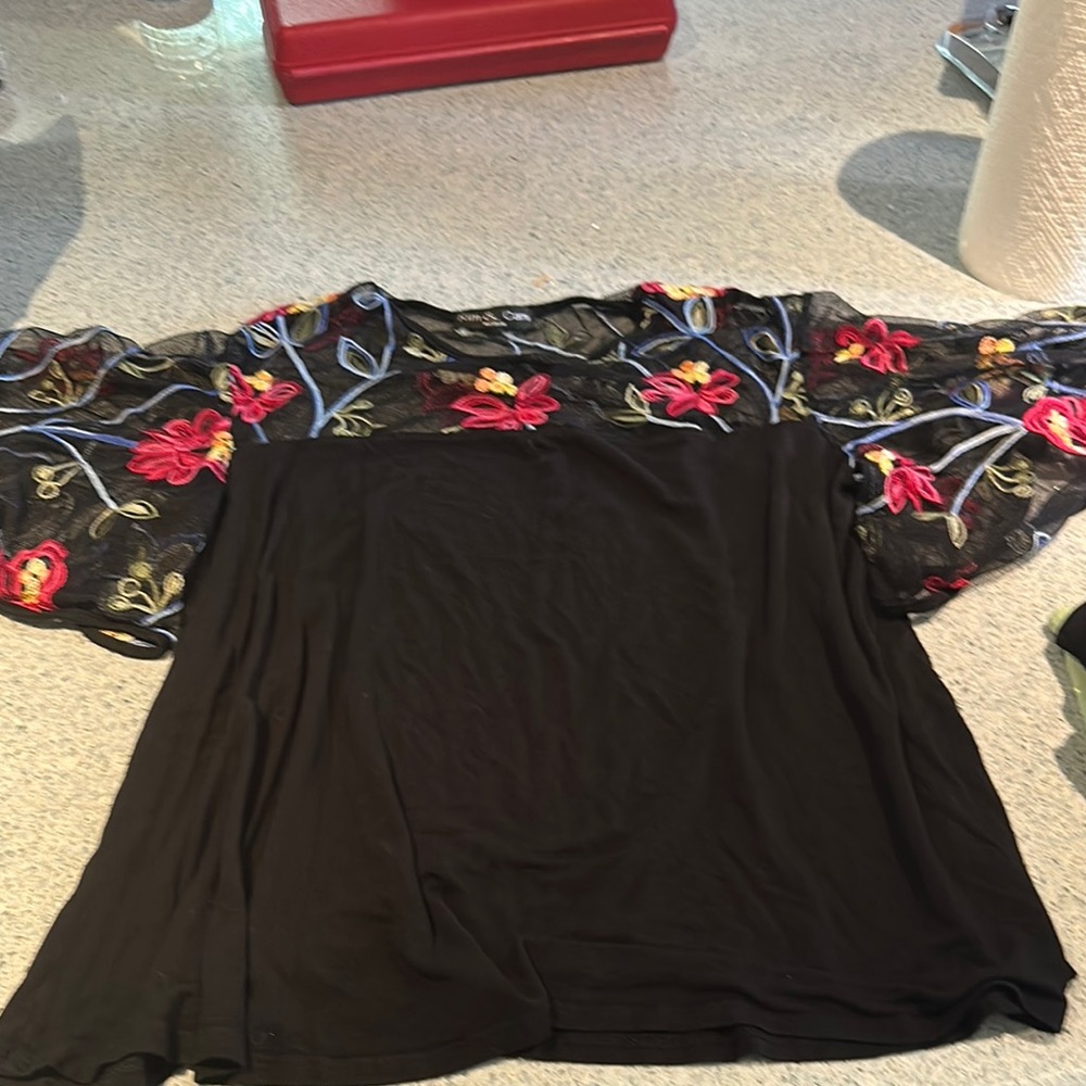 Kim & Cami Black and Red Boxy Embellished Blouse